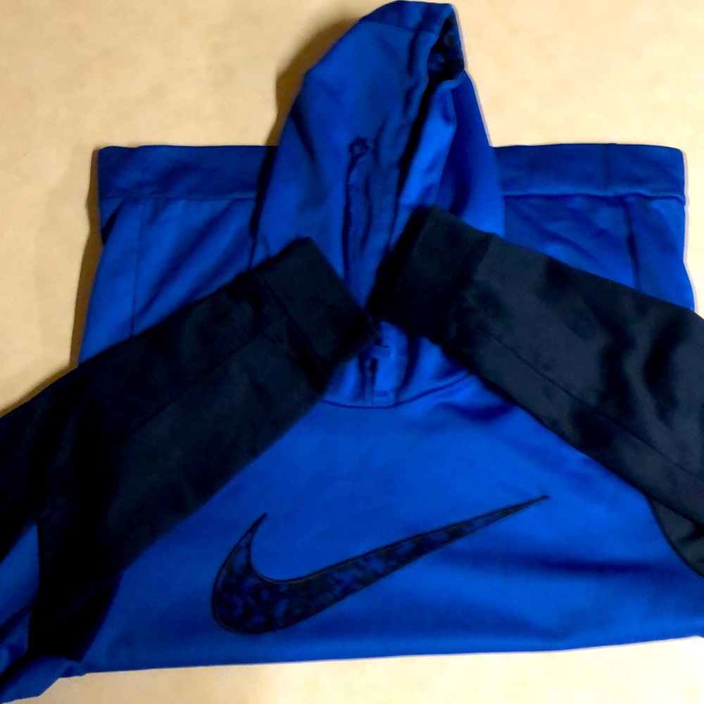 Nike Therma-Fit Hoodie